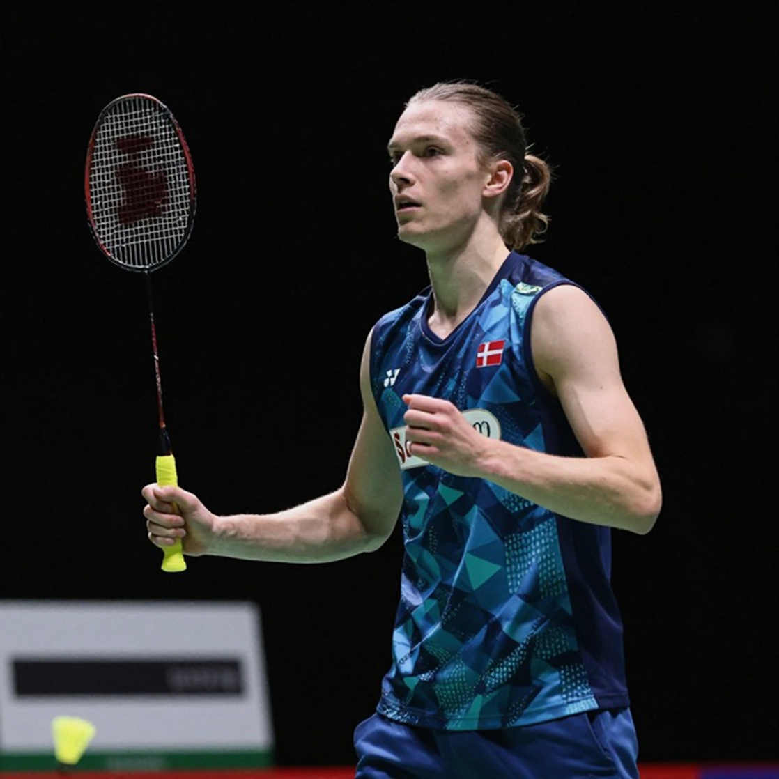 Alwi Farhan tập cùng Kento Momota ở Tokyo: bài học PBSI không ghi trong thông cáo