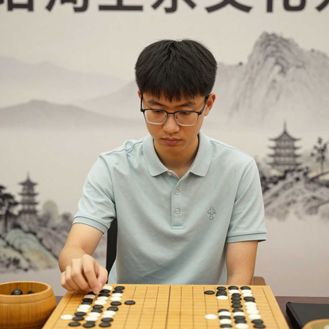 Khi bảng phân tích trống rỗng: Chín tầng dữ liệu và kỷ luật không đoán bừa của làng esports