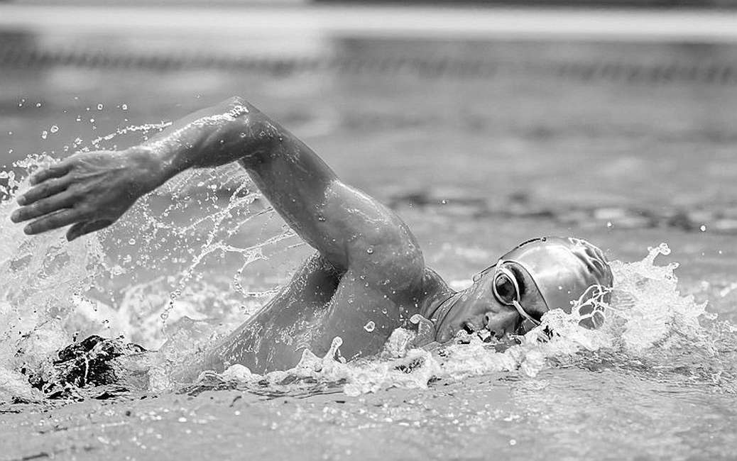 1:49.54 của Miranda Grana: tín hiệu tháng Chín và bài toán độ sâu của bơi ngửa NCAA