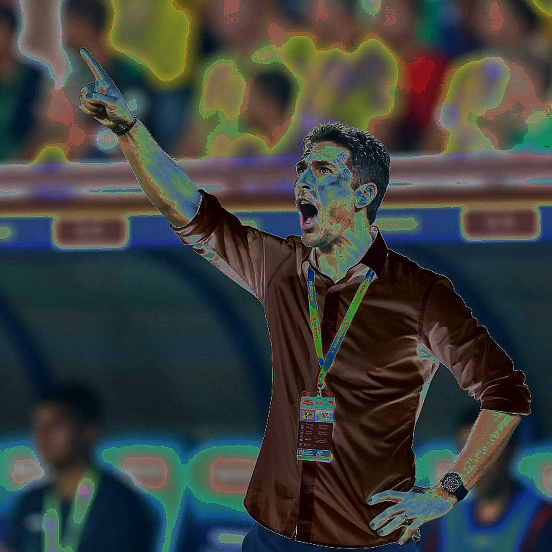 Ba lần VAR ở Bình Dương: cựu trọng tài V-League nói gì về Trần Ngọc Nhớ