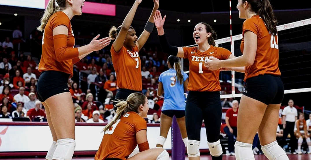 Mỹ vô địch NORCECA lần thứ 11: Trận chung kết 108-108 và bài toán một tay đập của Canada