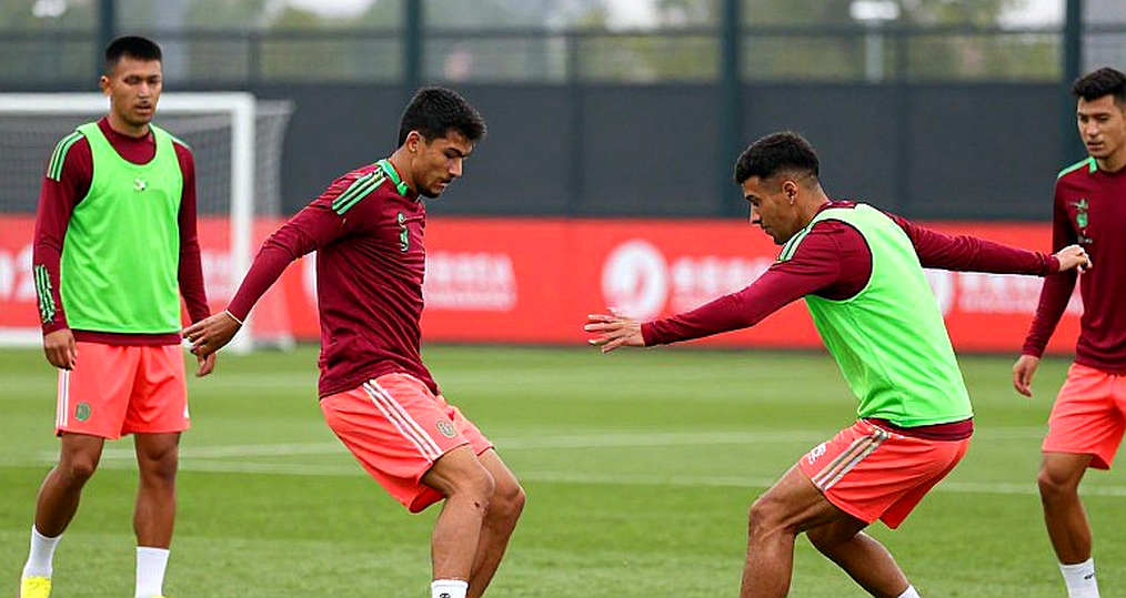 Ba trung vệ ở V.League: Tiến bộ chiến thuật hay phòng ngự danh tiếng?