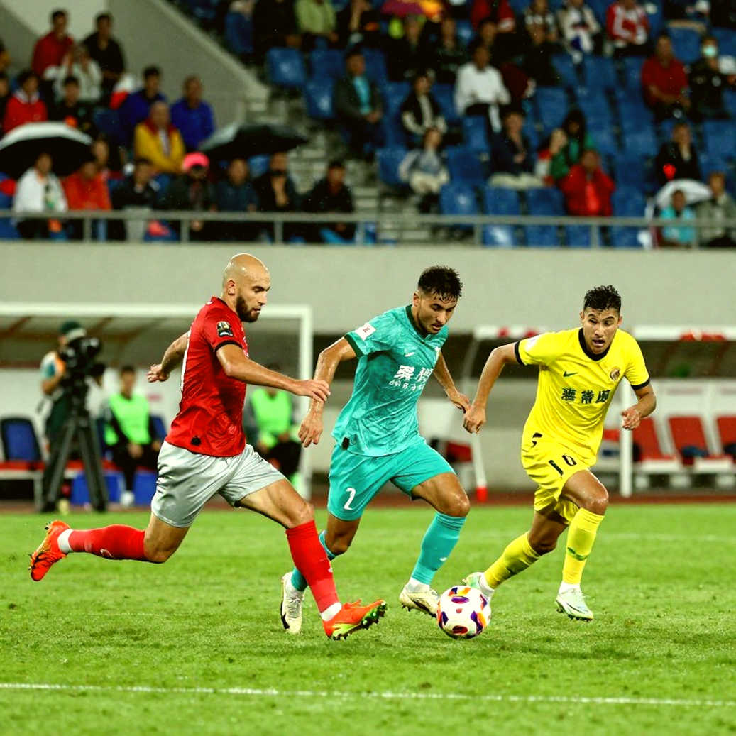 Vietnam reach Bandung after more than 12 hours of travel: the Nguyen Quang Hai gap and three matches in six days Vietnam reach Bandung after more than 12 hours of travel: the Nguyen Quang Hai gap and three matches in six days