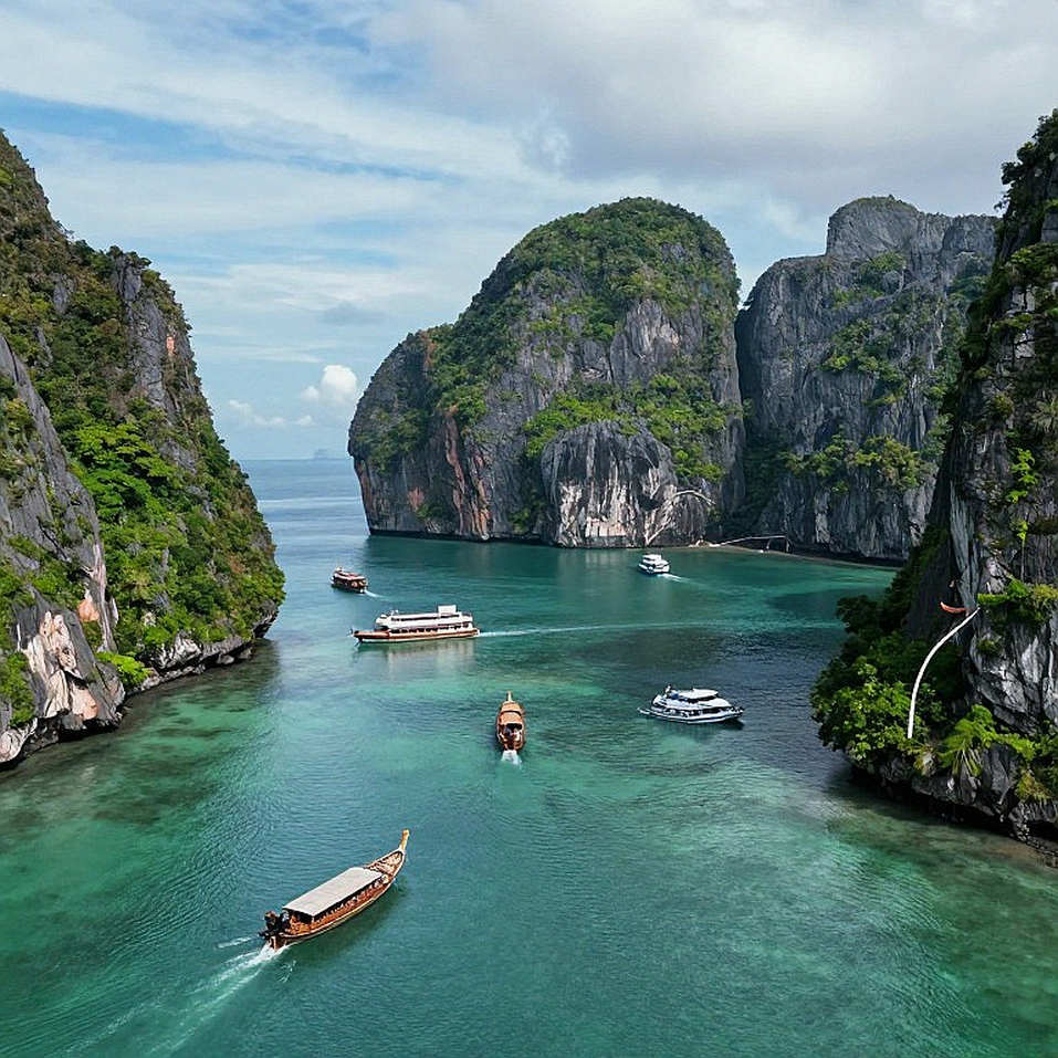 Mai Trung và Đan Quyết bám nhau từng mét, Mỹ Hiền dẫn đầu 42km nữ tại VM Nghệ An 2026